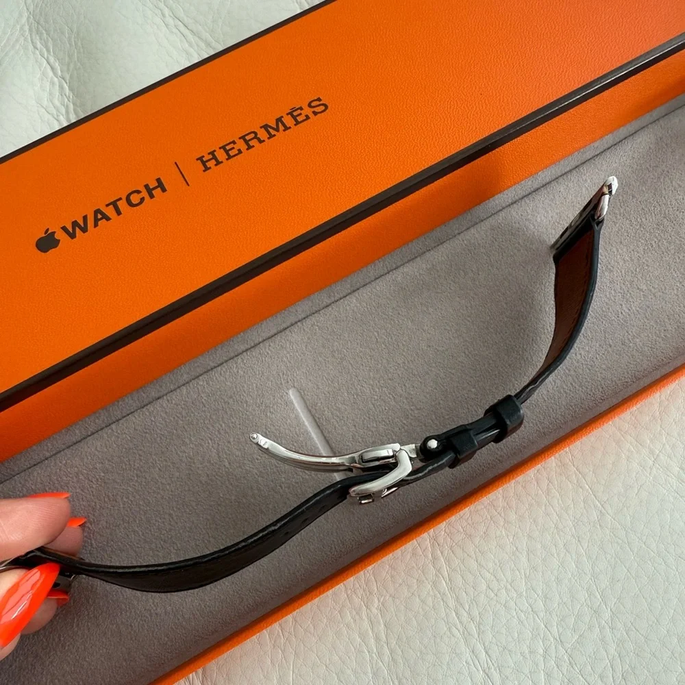 Hermès Black Leather 45mm Watch Strap with Silver Clasp - Picture 6 of 7